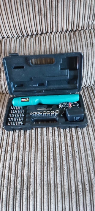 Blackspur Cordless Screwdriver Kit