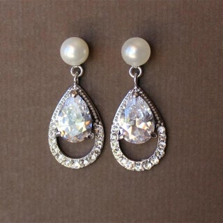 Elegant Round White Pearl Earrings Classic Fashio