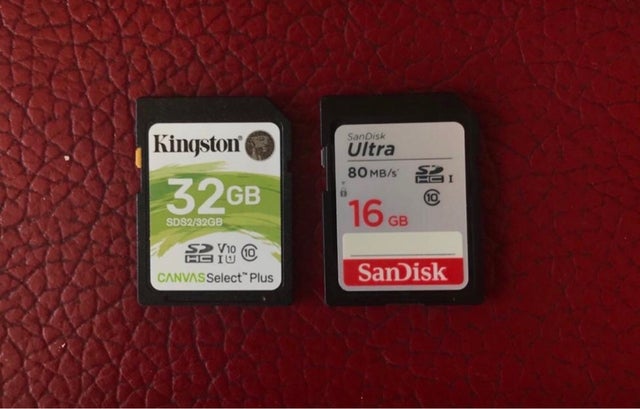 NIKON D3300 + AF-S 18-55mm DX VR II lens