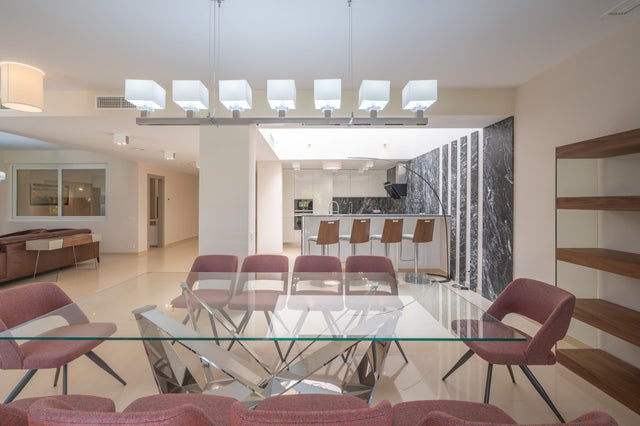 Fully renovated duplex apartment in Puerto Banús w