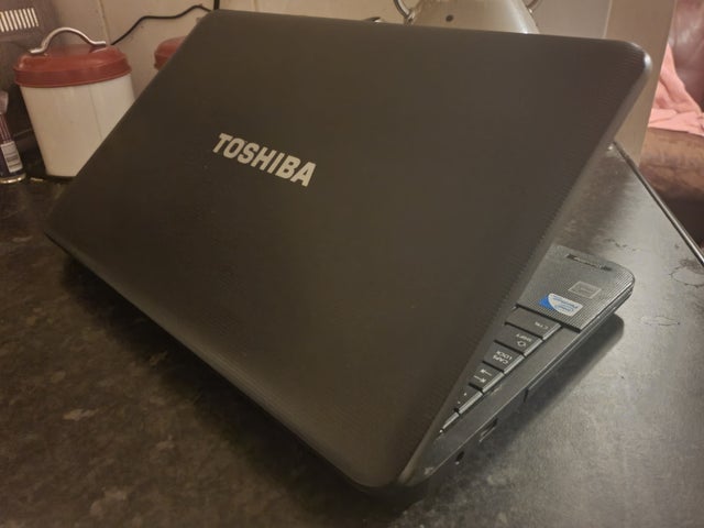 Toshiba 15.6" windows 11 pro laptop and bag