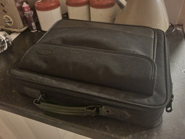 Toshiba 15.6" windows 11 pro laptop and bag