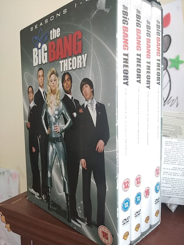 DVDs Big Bang theory Seasons 1-4