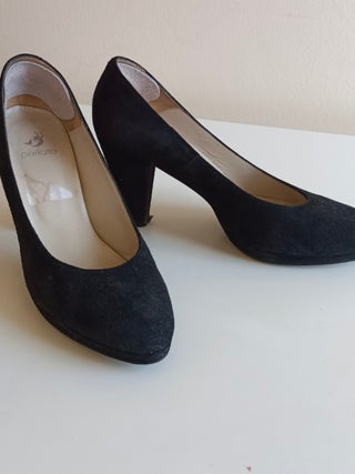 Second hand high heels