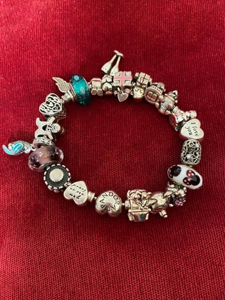 Pandora Braclet/Charms