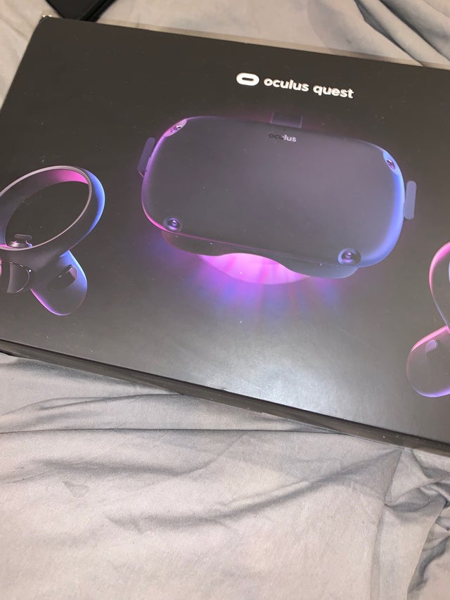 Oculus Quest VR headset 64GB