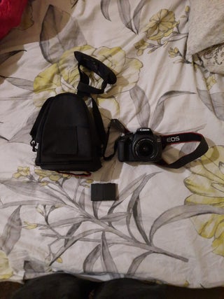 CANON 1300D