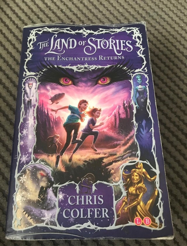 The Land Of Stories(The Enchantress Returns)