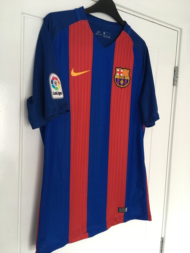 F.C Barcelona 2016/17 Football Shirt kit