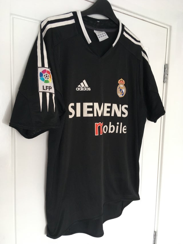 Real Madrid 2004/05 Football Shirt kit