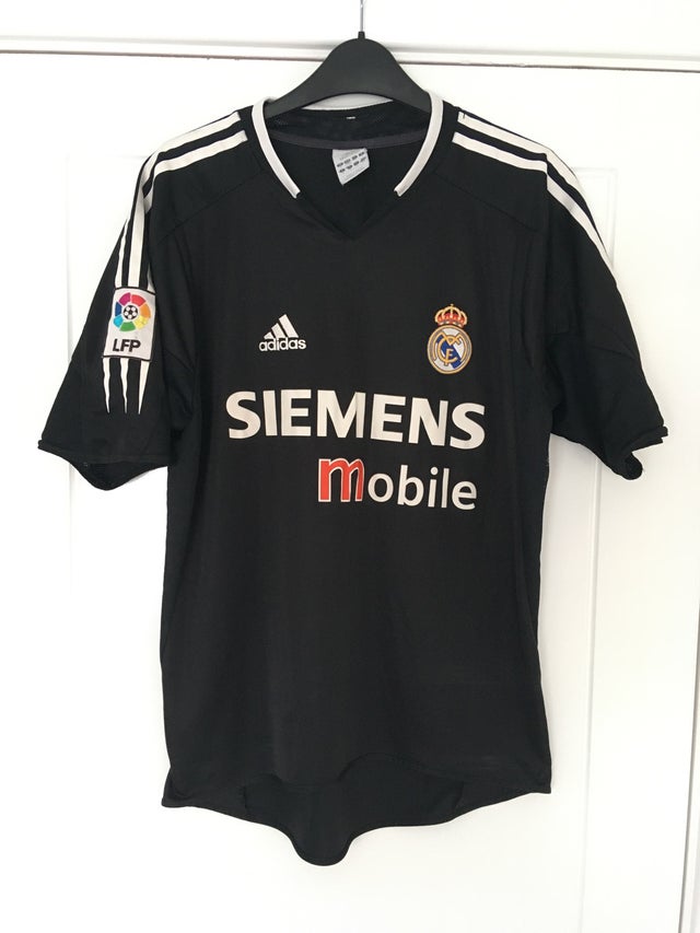 Real Madrid 2004/05 Football Shirt kit