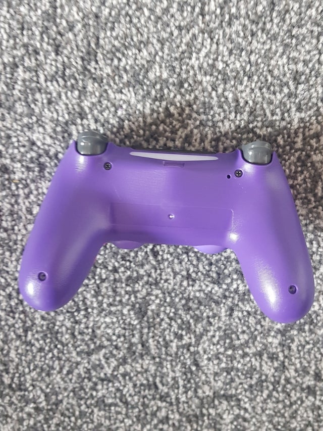 PS4 controller