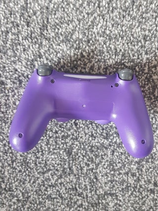 PS4 controller